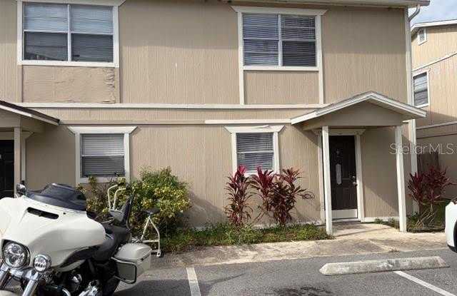 140 DOUGLAS ROAD W Gallery 2