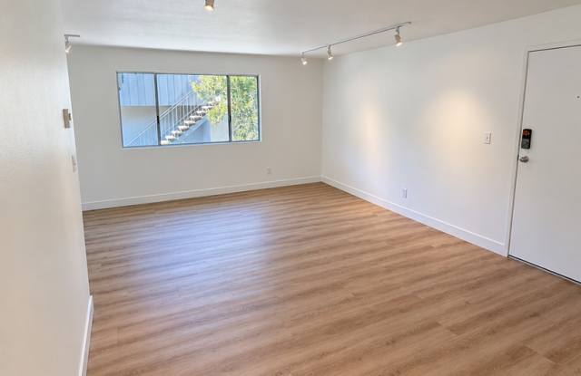 SHORT-TERM RENTAL ONLY — Available Now Through Mid-June 2027 2 Bedrooms + Den | 2 Bathrooms | Two Balconies Gallery 3