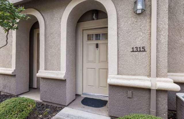 1315 Vessona Circle Gallery 4