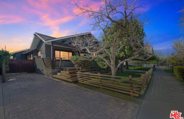 2435 Glyndon Avenue photos photos