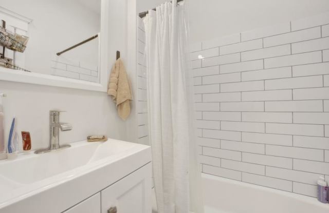1006 Dakin Rd Gallery 4