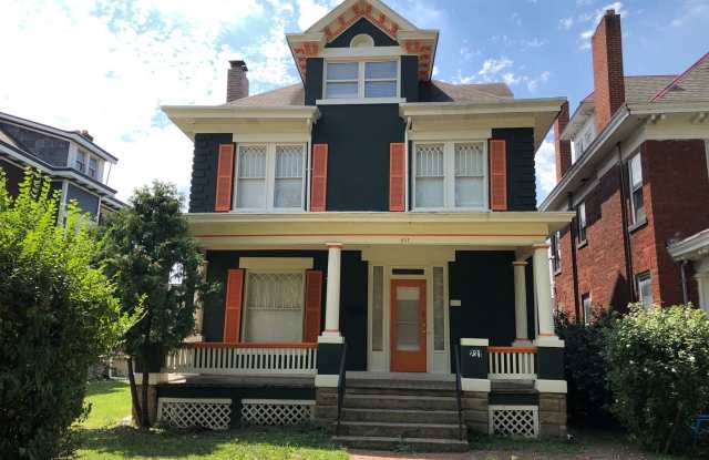 231 E 16th Avenue - 231 East Sixteenth Avenue, Columbus, OH 43201