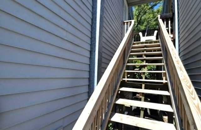 209 Monticello Avenue - A Gallery 3
