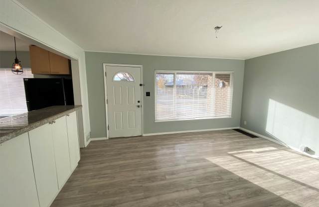914 Nocturne Drive Gallery 2