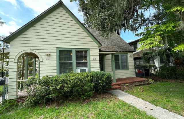Beautiful 1 Bedroom Home Near Sorority Row! Gallery 3