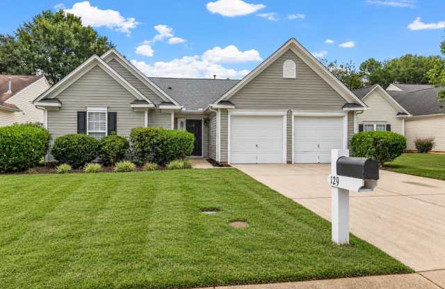 Five Forks Area, 3 BR, 2 BA, 2 Car Garage Split Floor Plan, Community Pool Gallery 1