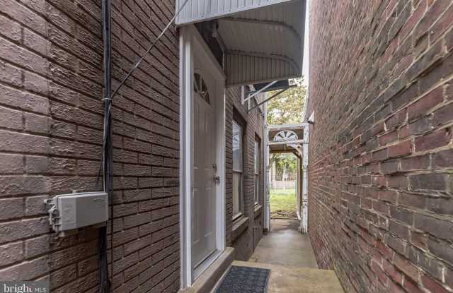 2603 ORTHODOX Street Gallery 4