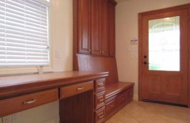 8163 Robben Road Gallery 3
