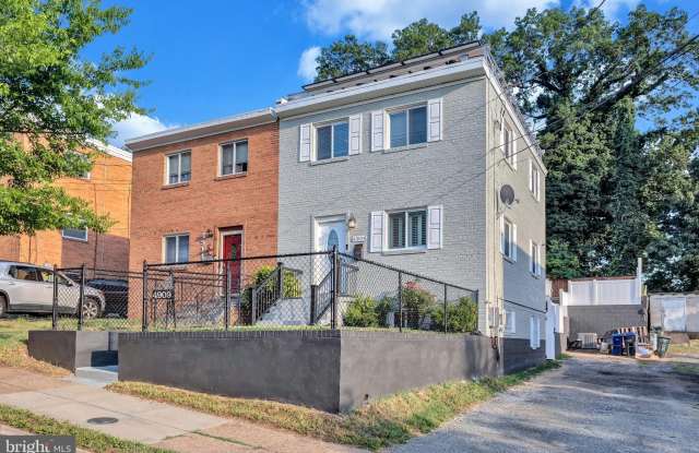 4909 FITCH Place NE photos photos