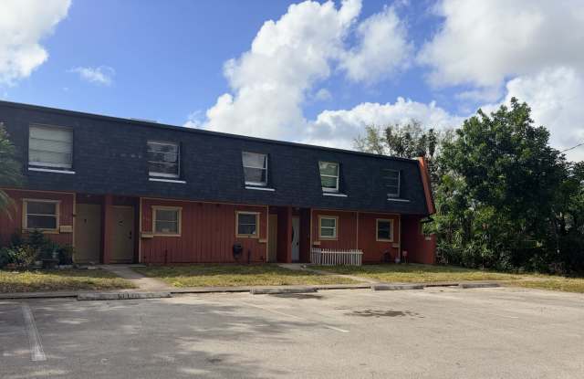 6131 SW 42nd Ct - 1 photos photos