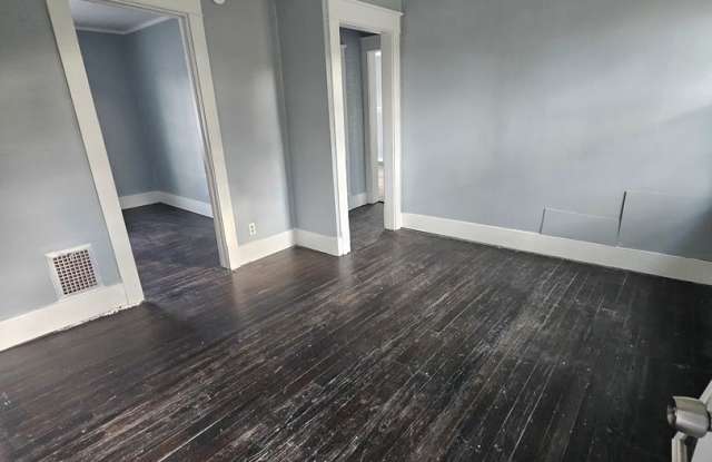 Upper three bedroom on West Side gas included - 457 West 17th Street, Erie, PA 16502