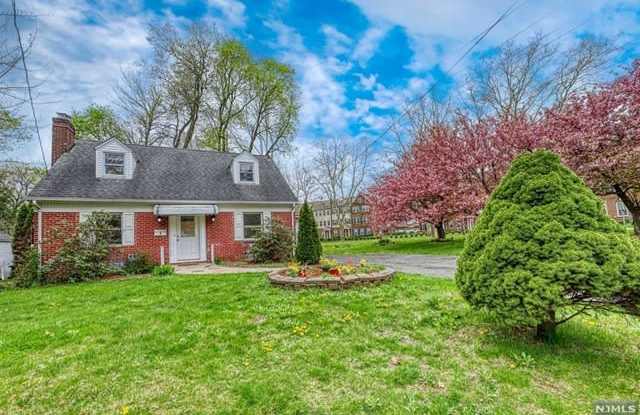 1 Ramsey Terrace - 1 Ramsey Terrace, Fair Lawn, NJ 07410