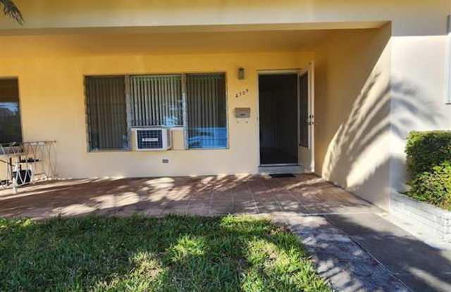 2709 Northeast 32nd Street photos photos