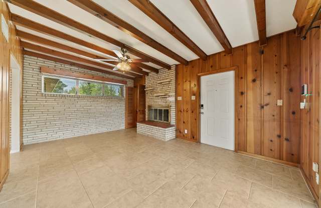 902 Brookview Drive Gallery 4