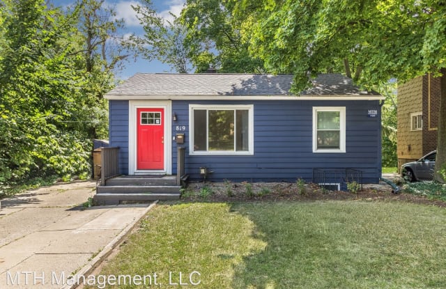 819 Grand River - 819 W Grand River Ave, East Lansing, MI 48823