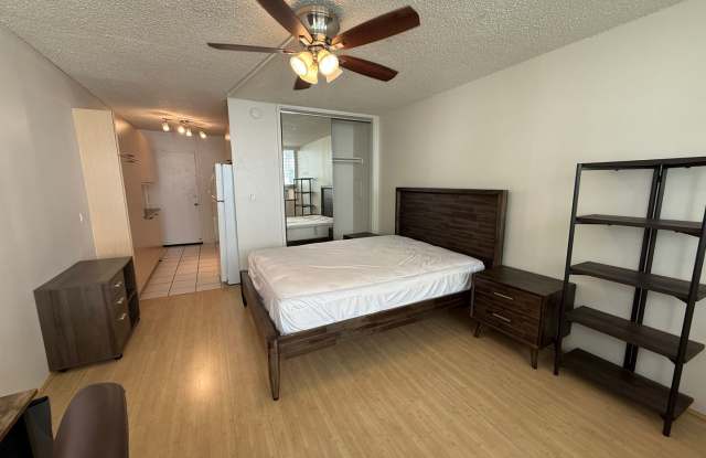Ainahau Gardens furnished studio w/parking in Waikiki available now! Gallery 4