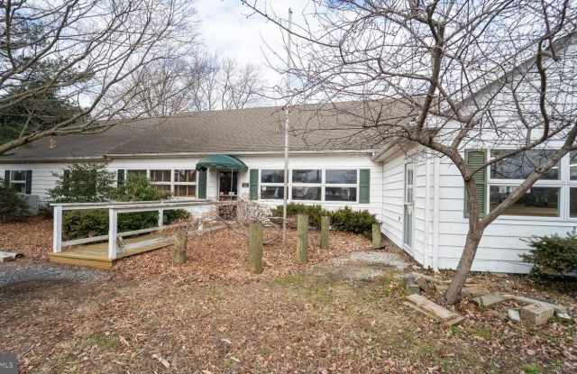 405 WINCHESTER CREEK RD #SR Gallery 2