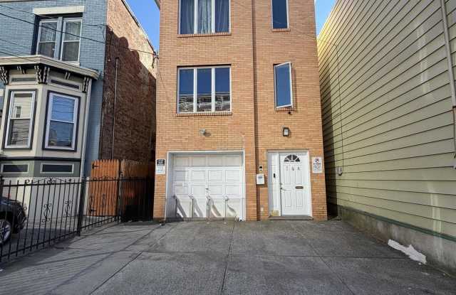 384 SUMMIT AVE - 384 Summit Avenue, Jersey City, NJ 07306