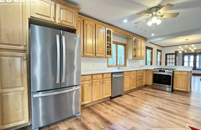 92 Litchfield photos photos