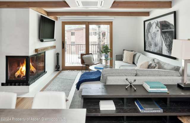 901 E Hyman Avenue unit: 5 photos photos