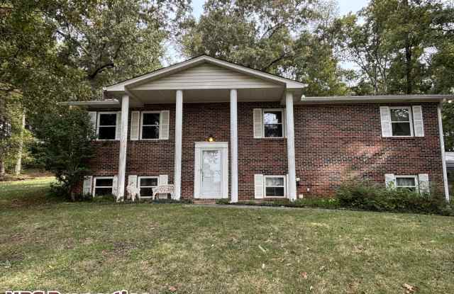 3395 Watkins Road East Gallery 1