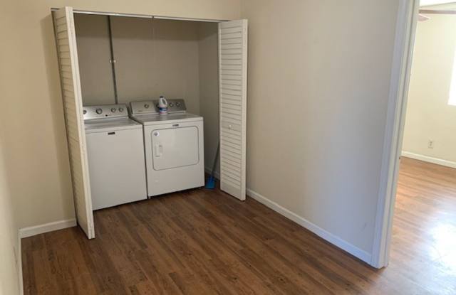 Updated 2BD/1BA Apartment with In-Unit Laundry + 2 Parking Spots - 1/2 Off Second Month's Rent Gallery 3