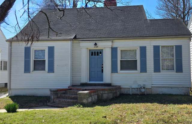 Adorable 3 Bedroom Bungalow Across from Mercy Hospital $1395!!! photos photos