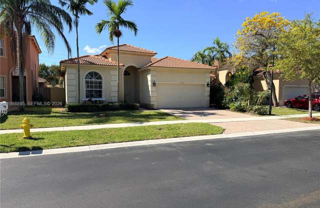 4110 Northeast 22nd Court photos photos