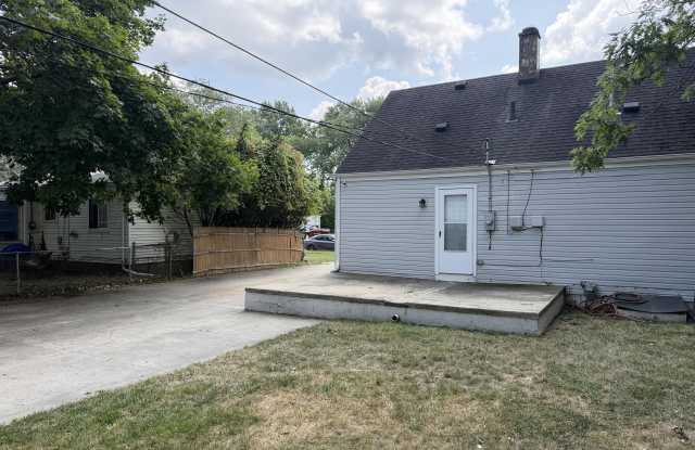 12737 Couwlier Avenue Gallery 3