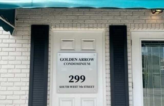 299 SW 7th Street Gallery 2