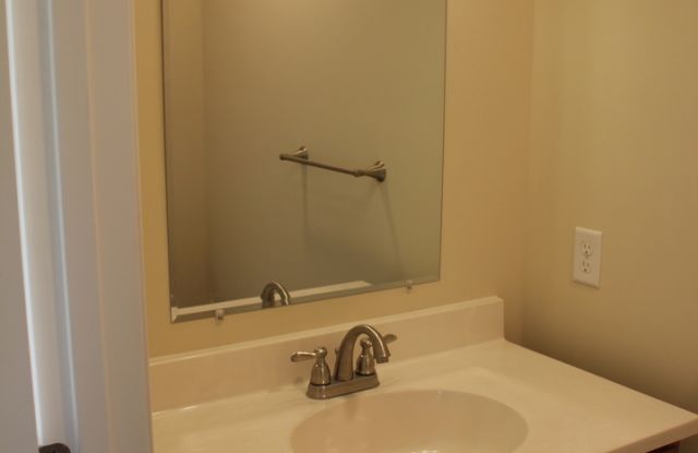 3 Bedroom, 2.5 Bath Townhouse for Rent photos photos