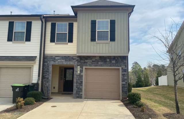 **Charming 3/2.5 Townhome in Clayton** Gallery 4