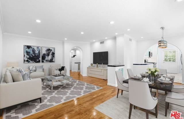 910 N Alfred St unit: 1 photos photos