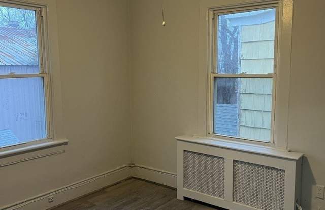 50 W Washington Avenue Gallery 4