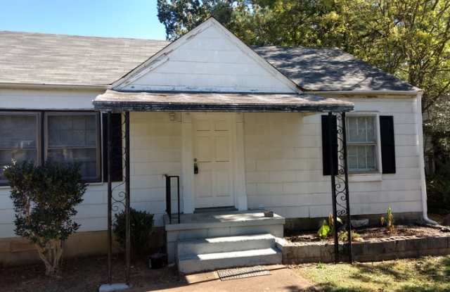 116 North Saint Marks Avenue Gallery 2