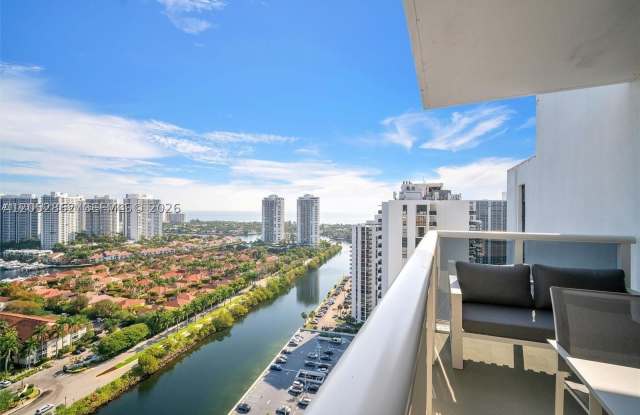 3625 N Country Club Dr Gallery 1