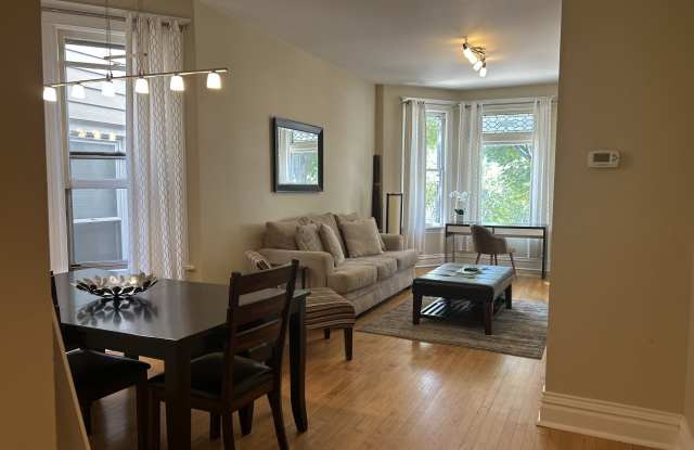 3249 N Hoyne Ave photos photos