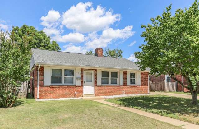 603 Woodford Street photos photos