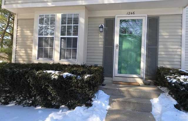 1246 QUAKER RIDGE Drive unit: 89 photos photos