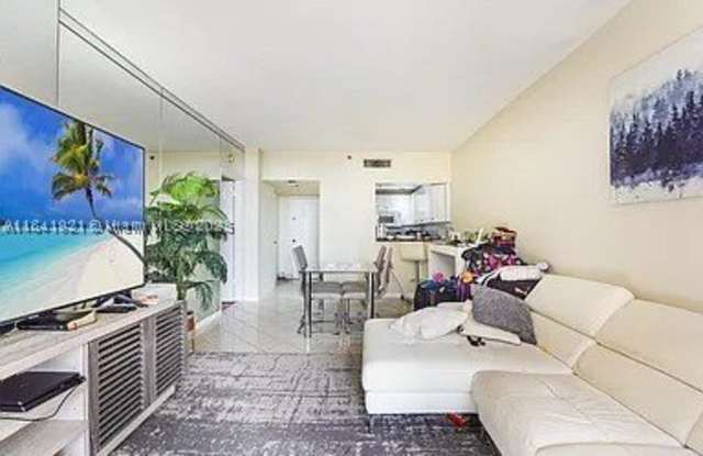540 Brickell Key Dr Gallery 4