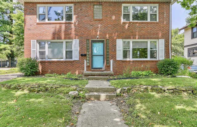 206 West Florida Avenue - 206 West Florida Avenue, Urbana, IL 61801