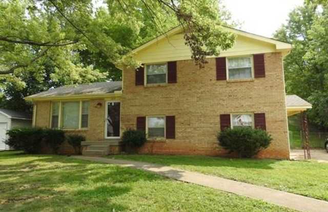 4 Bedroom 1.5 Bath near Dover Rd! photos photos
