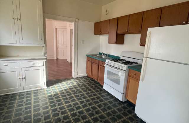 1436 North Main Street - - photos photos