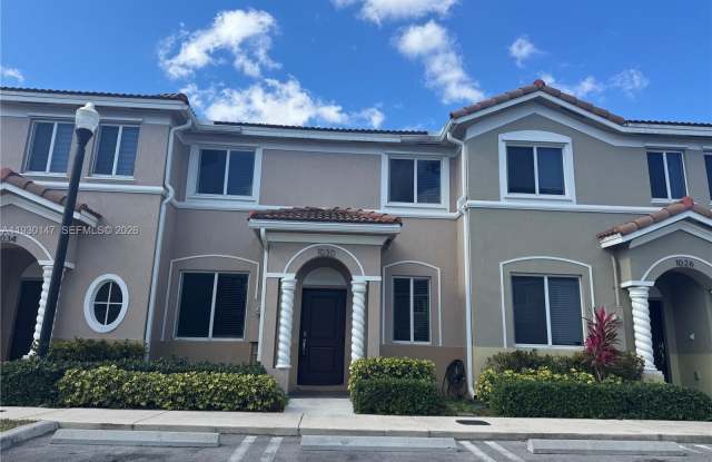 1030 SE 23rd Ter photos photos