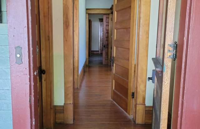 Single Family Home - Great Location! Gallery 3