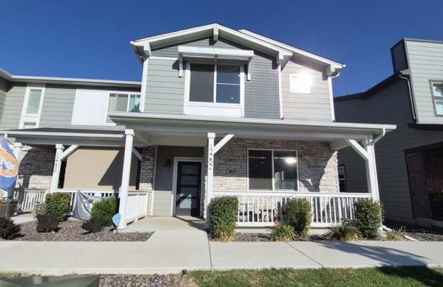 Beautiful, Modern 3-Bedroom Townhome with Attached Garage Gallery 1