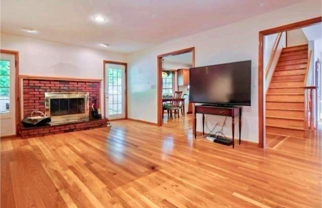 59 Nassau Avenue - 59 Nassau Avenue, Manhasset, NY 11030