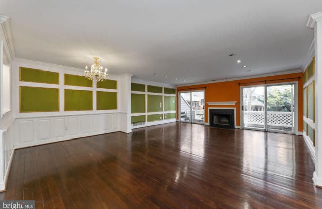 56 CABOT DRIVE - 56 Cabot Drive, Chesterbrook, PA 19087