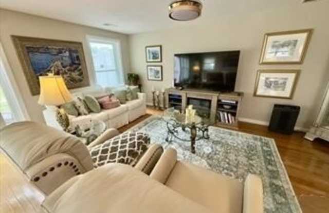 605 White Cliff Drive Gallery 3