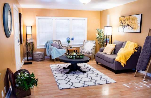 5 bedroom, 2 bath house - Available for the 2026/2027 lease term! Gallery 4